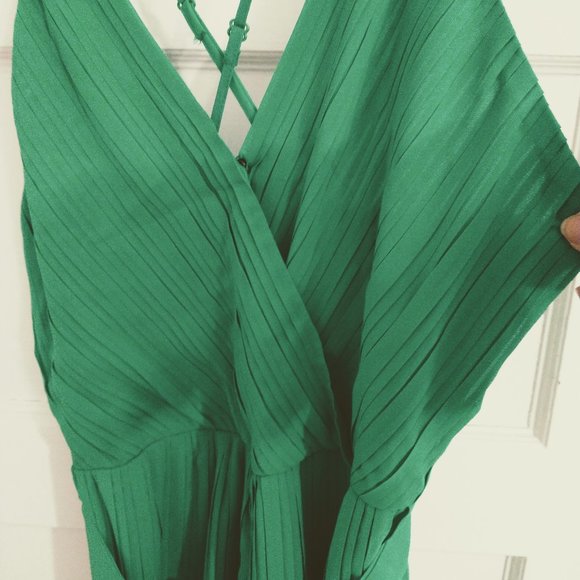 Beyond Words Kelly Lime Green Smocked Pleated V-Neck Criss Cross Strap Romper M - Picture 8 of 14